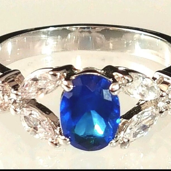 Silver Blue Cocktail Birthstone Ring Sizes 4 5 6 7 10 Cubic Zirconia April - Picture 8 of 8